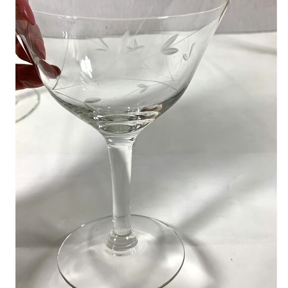 Vintage Glassware 4 Vine Leaf Design Champagne Pedestal Glasses Wedding Party #1 - Picture 2 of 8